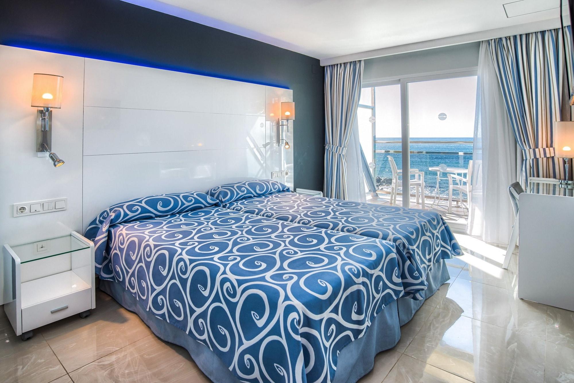 Hotel La Cala 3*